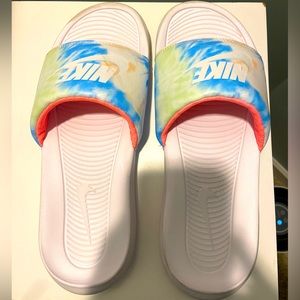 Nike slides Womens 9 worn once (with socks)